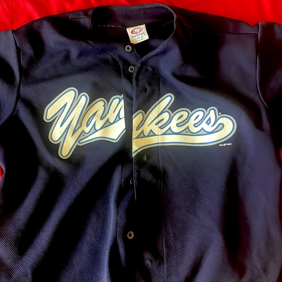 Derek Jeter Yankees Jersey - Picture 2 of 2